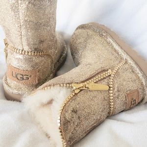 UGG - Custom